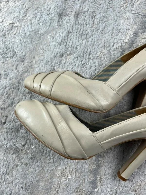 Sapatos de salto alto Diesel em pele bege – photo 8